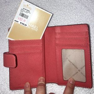 Michael Kors Jet Set Bifold Zip Coin Wallet